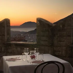 Hotel Castello Di Giuliano